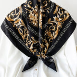 Galina Musta Foulard (100 % Svila - 88 cm)